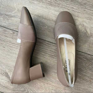 NWT Cliffs by White Mountain Vivian Leather  Pump